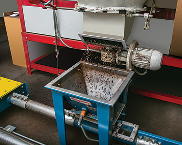 Kaffeeverarbeiter kann große Kaffeemengen dank Rohrseilförderern pünktlich liefern