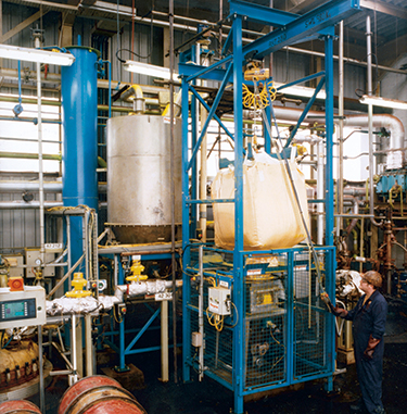 Automatische Entleerung von Big-Bags und Pulverdosierung verbessern Effizienz und Sicherheit bei bekanntem Chemieunternehmen