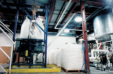 Big-Bag-Entleereinheit mit flexiblem Schneckenförderer verhilft Seifenmacher zu mehr Produktion